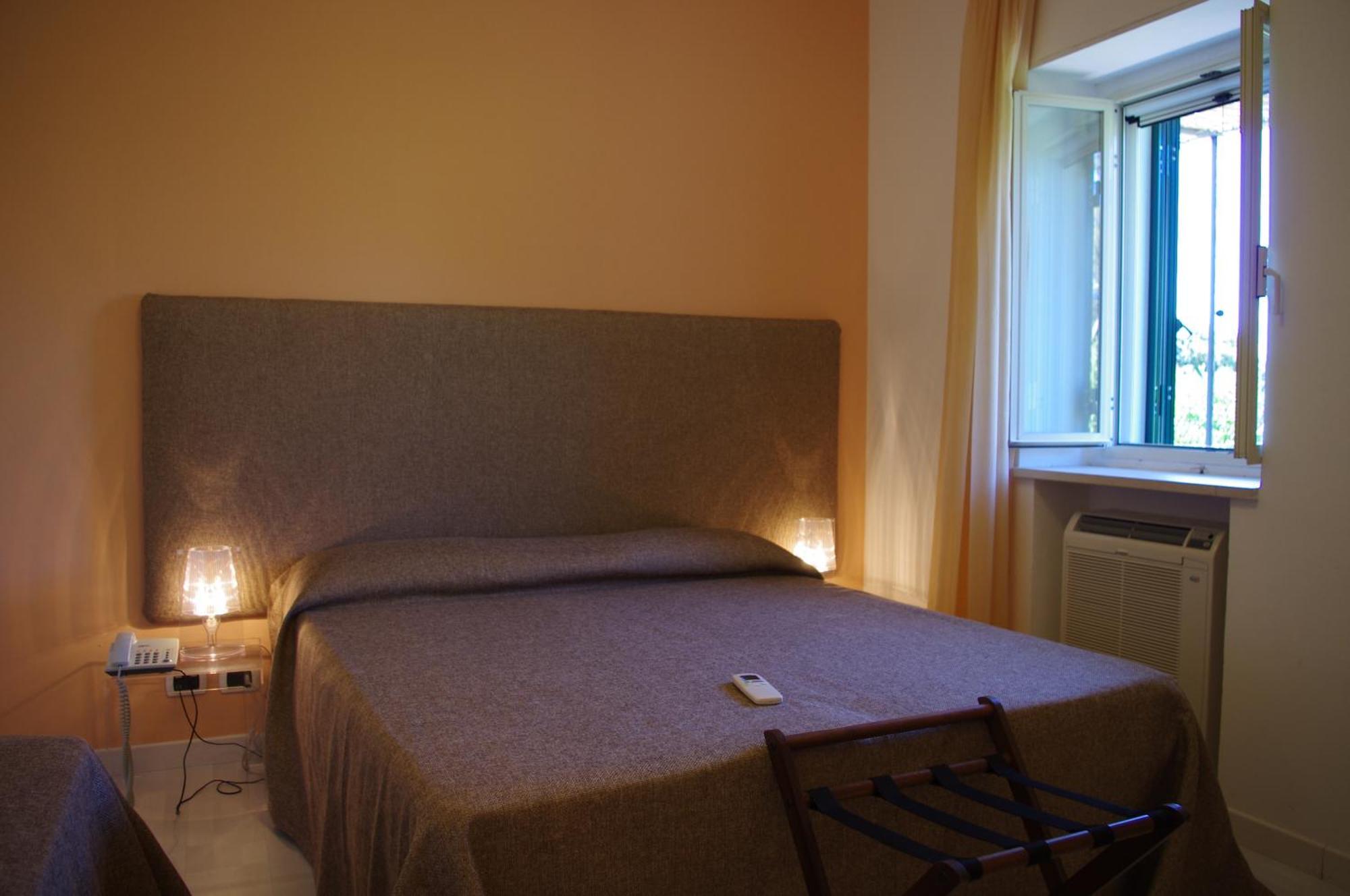 Bed & Breakfast La Piccola 3*